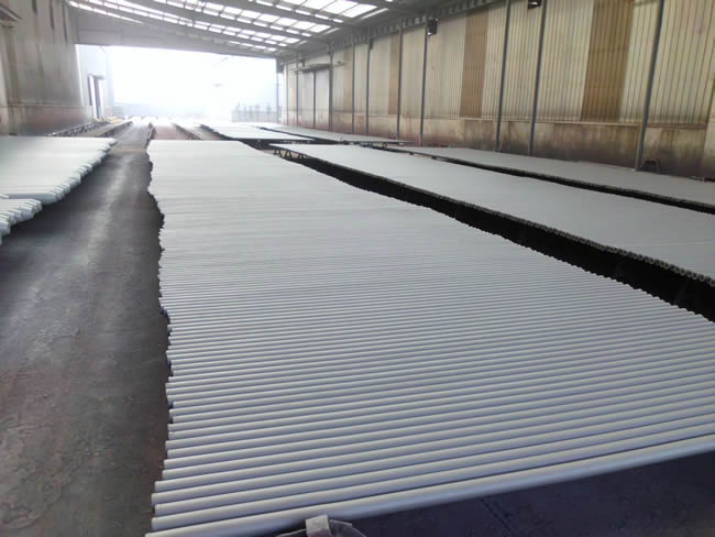 網架桿件待噴漆