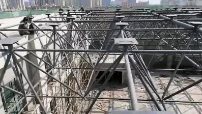 體育場網架天棚.jpg 體育場網架天棚.jpg