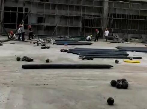 網架加工安裝備裝現場.jpg 網架加工安裝備裝現場.jpg